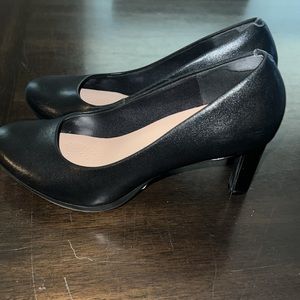 Clark’s Ambyr Joy Black Leather Pumps (SZ 10)